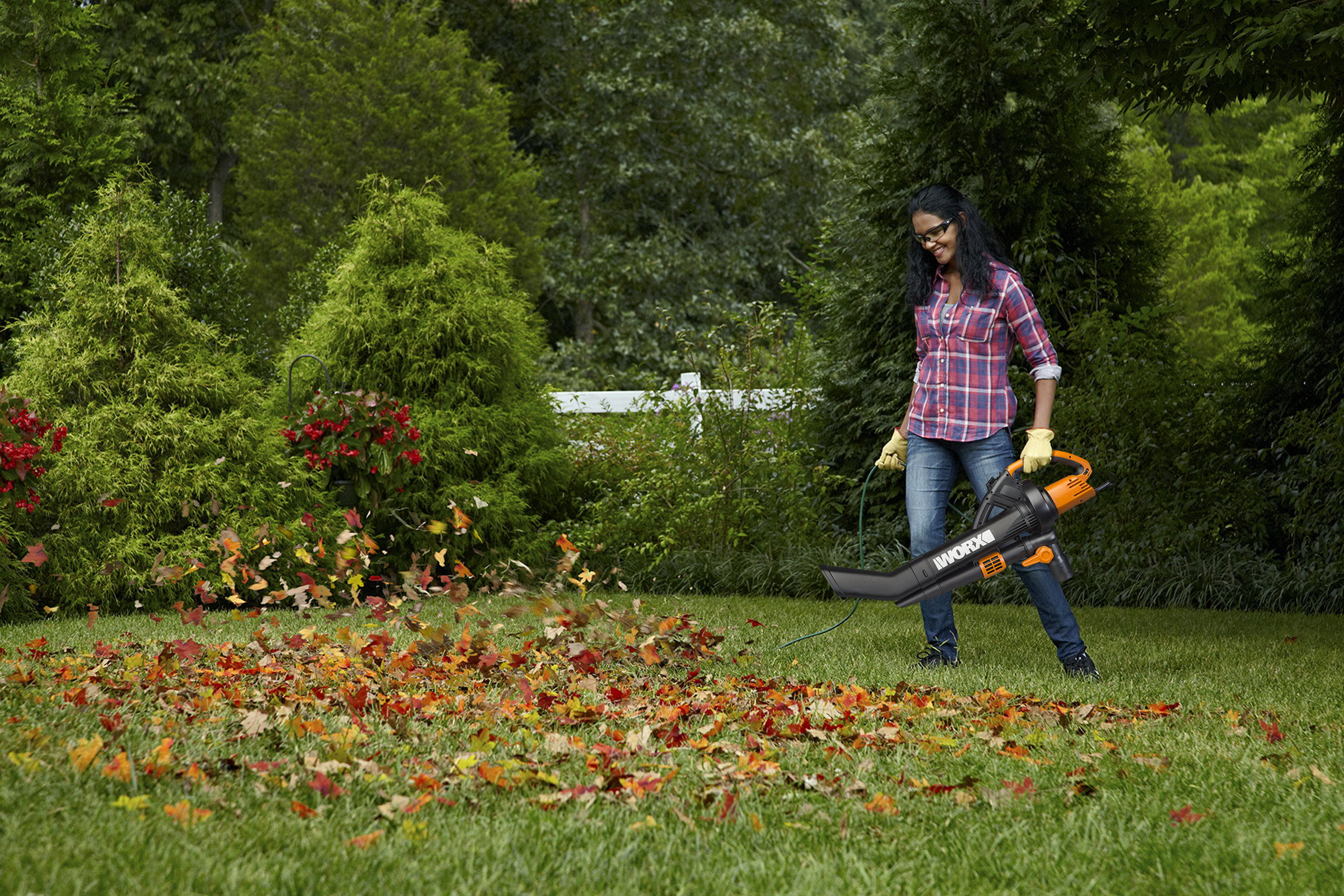 3 Tips for Making Leaf Removal Easier With Your Battery Powered Leaf Blower